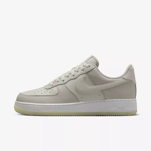 NIKE AIR FORCE 1 '07 LV8