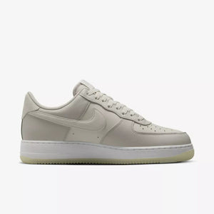NIKE AIR FORCE 1 '07 LV8